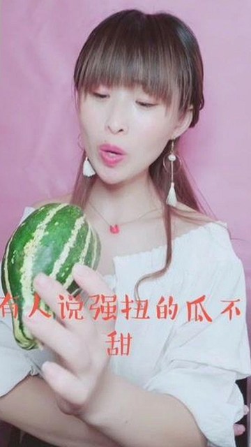 从吃瓜少年到娱乐圈的秘密游戏：二次元和明星八卦的反差之旅